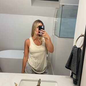 Alo yoga small new moon tank